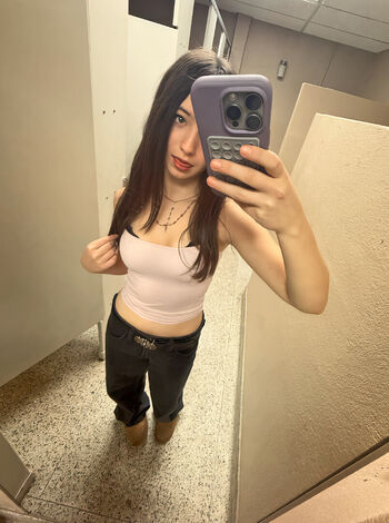 Full leaked Thehoneybeee private onlyfans photo