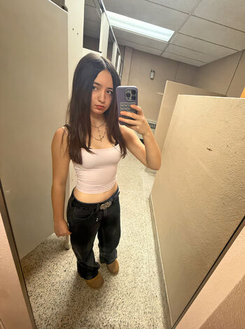 Full leaked Thehoneybeee private onlyfans photo