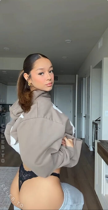 Full leaked Themikkiangel private photo
