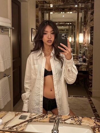 Full leaked Theonlyela private photo