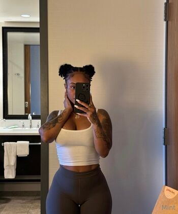 Full leaked Therealbombshell mint private photo