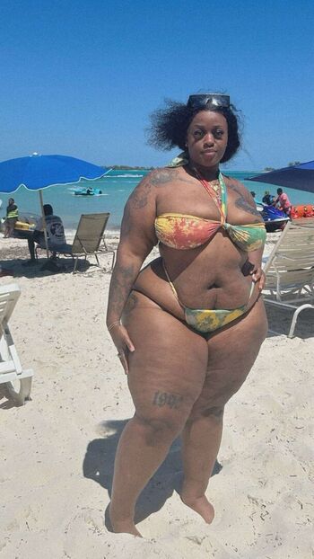 Full leaked Therealgorgeousplush private onlyfans photo