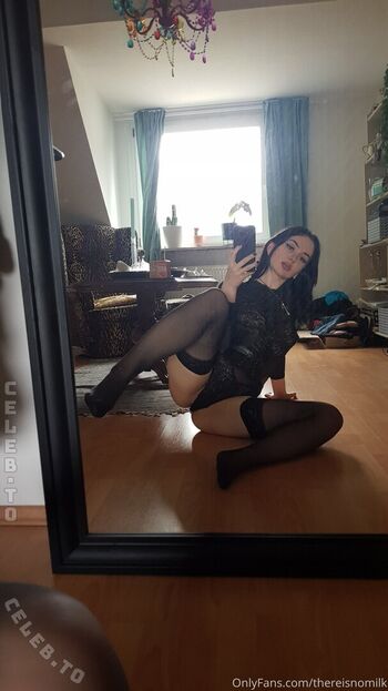 Full leaked Thereisnomilk private photo
