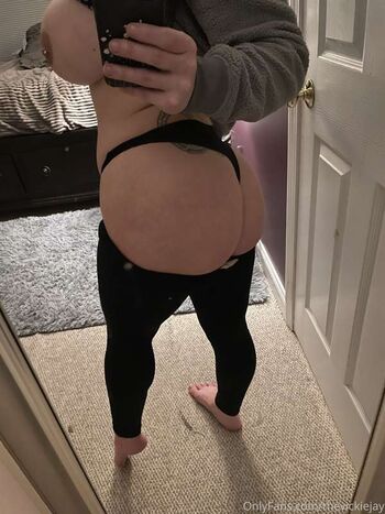 Full leaked Thevickiejay private onlyfans photo