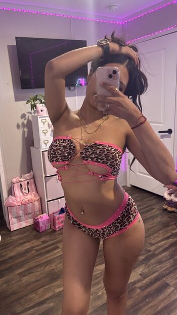 Full leaked Theyluvstonie private photo
