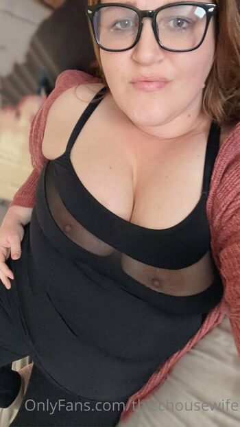 Full leaked Thicchousewife private photo