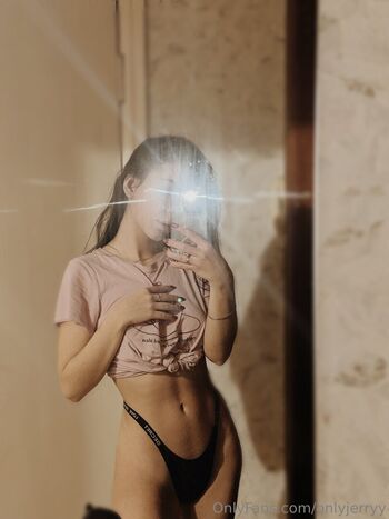 Full leaked Thickbutsweet private photo