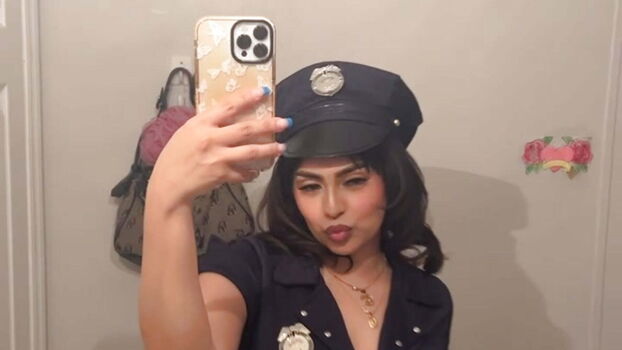 Full leaked Thickerthanyobitch private photo