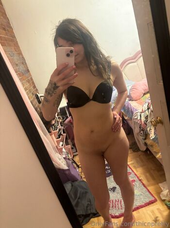 Full leaked Thicnpretty private photo