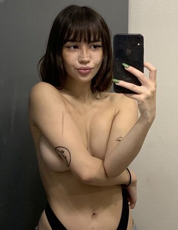Full leaked Thisbicthdied private photo