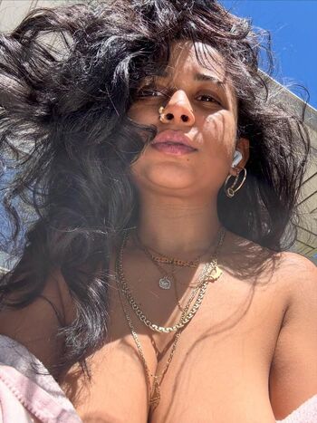 Full leaked Thumbalina x private photo