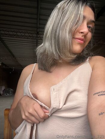 Full leaked Tiaraalvez private onlyfans photo