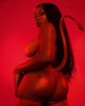 Full leaked Tiarabreecosplay private onlyfans photo