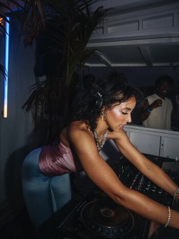 Full leaked Tinashe private photo