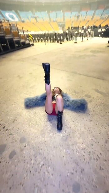 Full leaked Tiny pretty j page private onlyfans photo