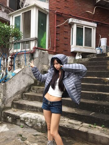 tiny.pretty.j