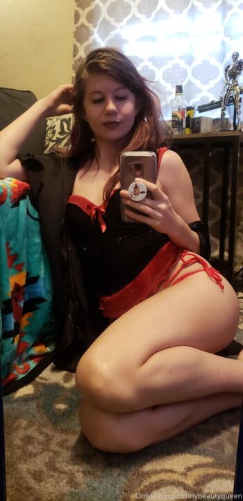 Full leaked Tinybeautyqueen private photo