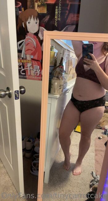 Full leaked Tinycarrotcake private photo