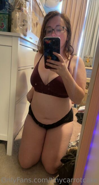 Full leaked Tinycarrotcake private photo