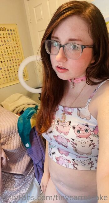 Full leaked Tinycarrotcake private photo