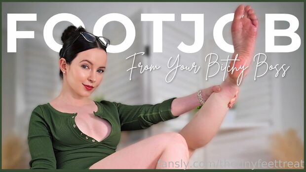 Full leaked Tinyfeettreat private onlyfans photo