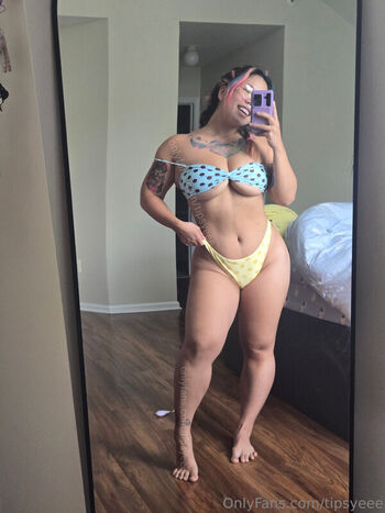 Full leaked Tipsyeee page private photo