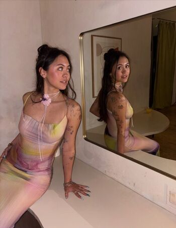 Full leaked Tiptoe tingles private photo
