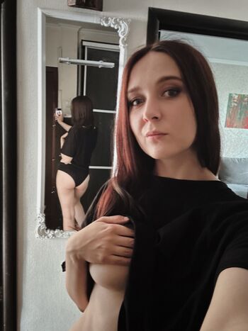 Full leaked Tistechk private photo