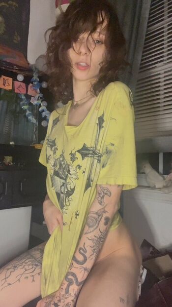 Full leaked Tomis party private photo
