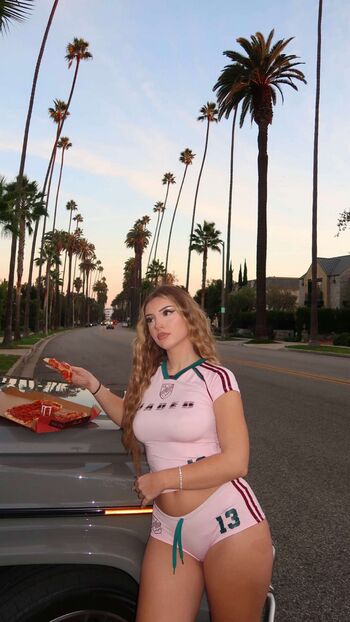 Full leaked Toomuchlucile page private photo