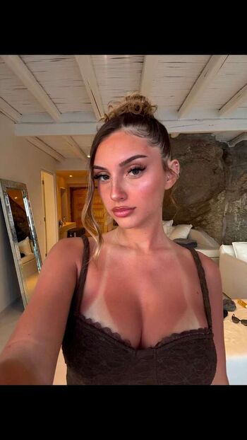 Full leaked Toomuchlucile page private photo