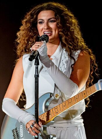 Full leaked Tori kelly private photo