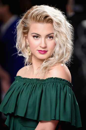 Full leaked Tori kelly private photo