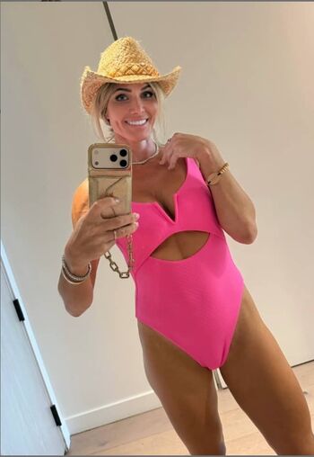 Full leaked Torrie wilson private photo