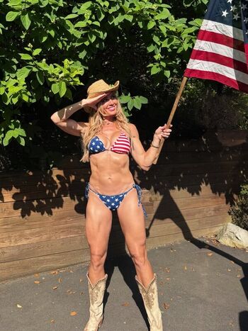 Full leaked Torrie wilson private photo