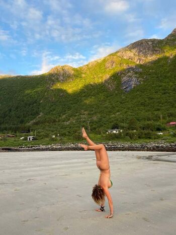 Full leaked Travelingwithtals page private onlyfans photo