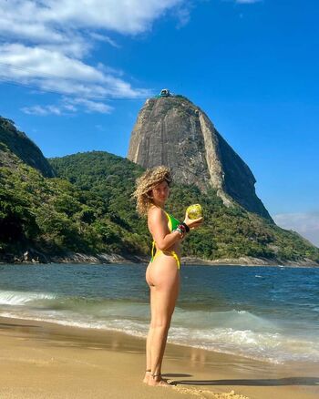 Full leaked Travelingwithtals private onlyfans photo