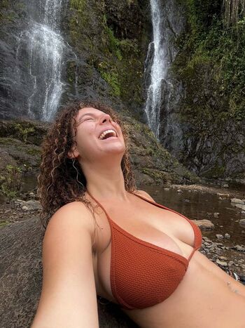 Full leaked Travelingwithtals private onlyfans photo