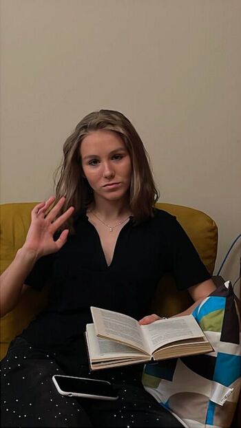 Full leaked Trinahillier private photo