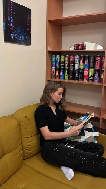 Full leaked Trinahillier private photo