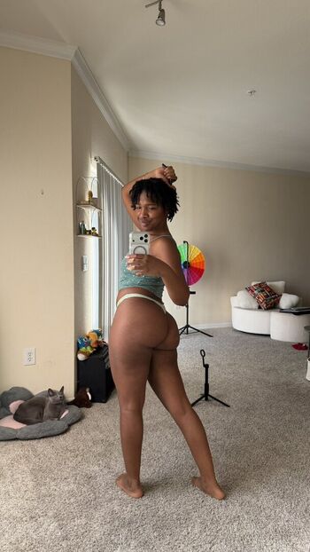Full leaked Trisbtwrkn private photo