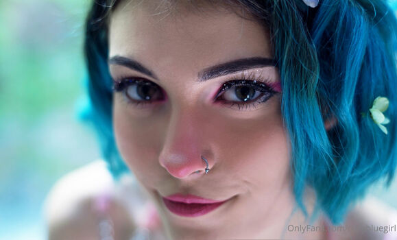 Full leaked Trixy blue private photo