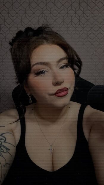 Full leaked Trixy private photo