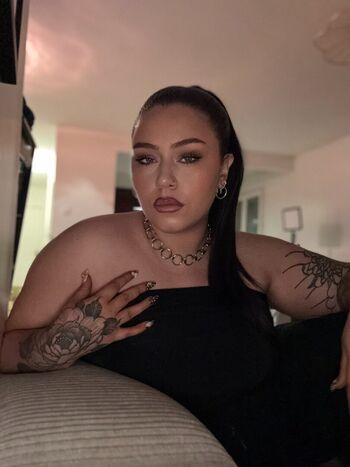 Full leaked Trixy private photo