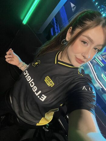 Full leaked Troubleinc private onlyfans photo