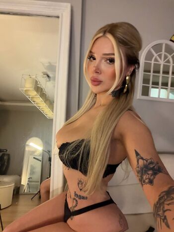 Full leaked Turkish girls page private onlyfans photo