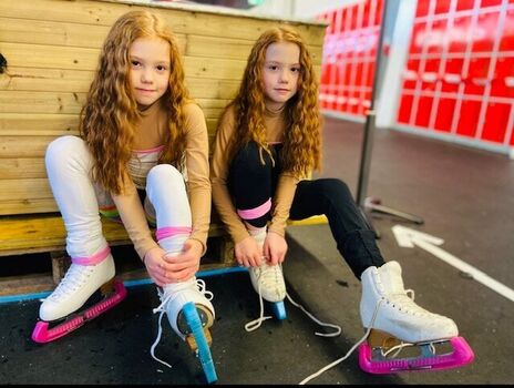 Full leaked Twins on ice private photo