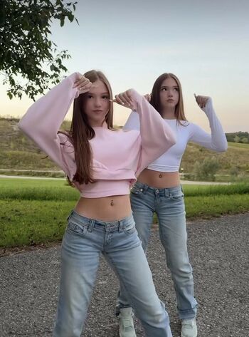 Full leaked Twinsonice private photo