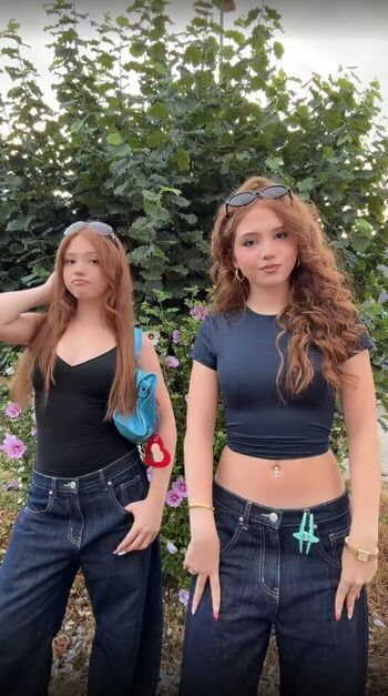 Full leaked Twinsonice private photo