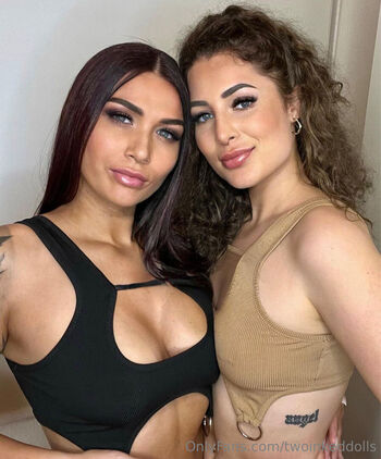 Full leaked Twoinkeddolls private photo
